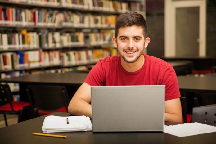 How to Find an Accredited Online University That Meets Your Needs and Budget